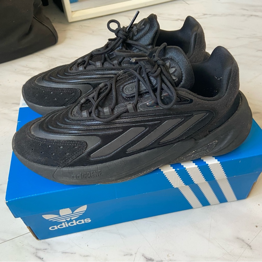 Adidas ozelia sneakers , used twice , comes with box